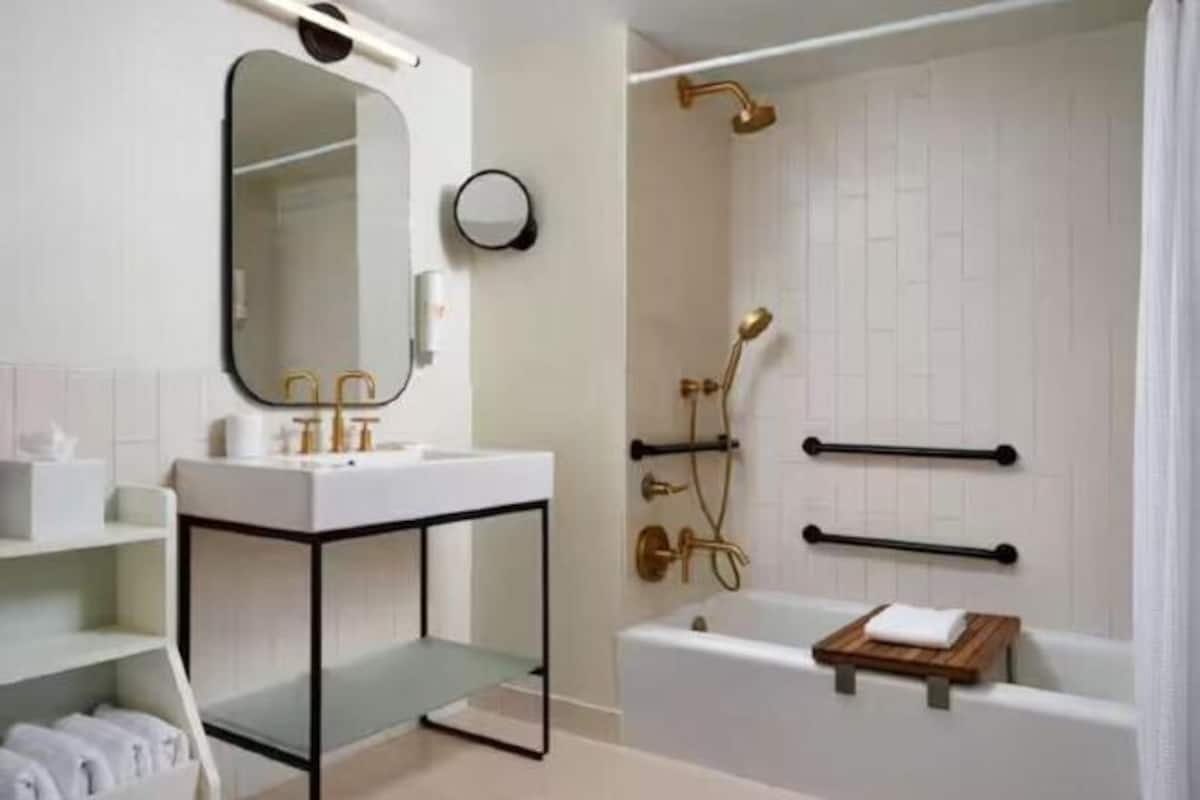 Bathroom | Rainfall showerhead, free toiletries, hair dryer, towels