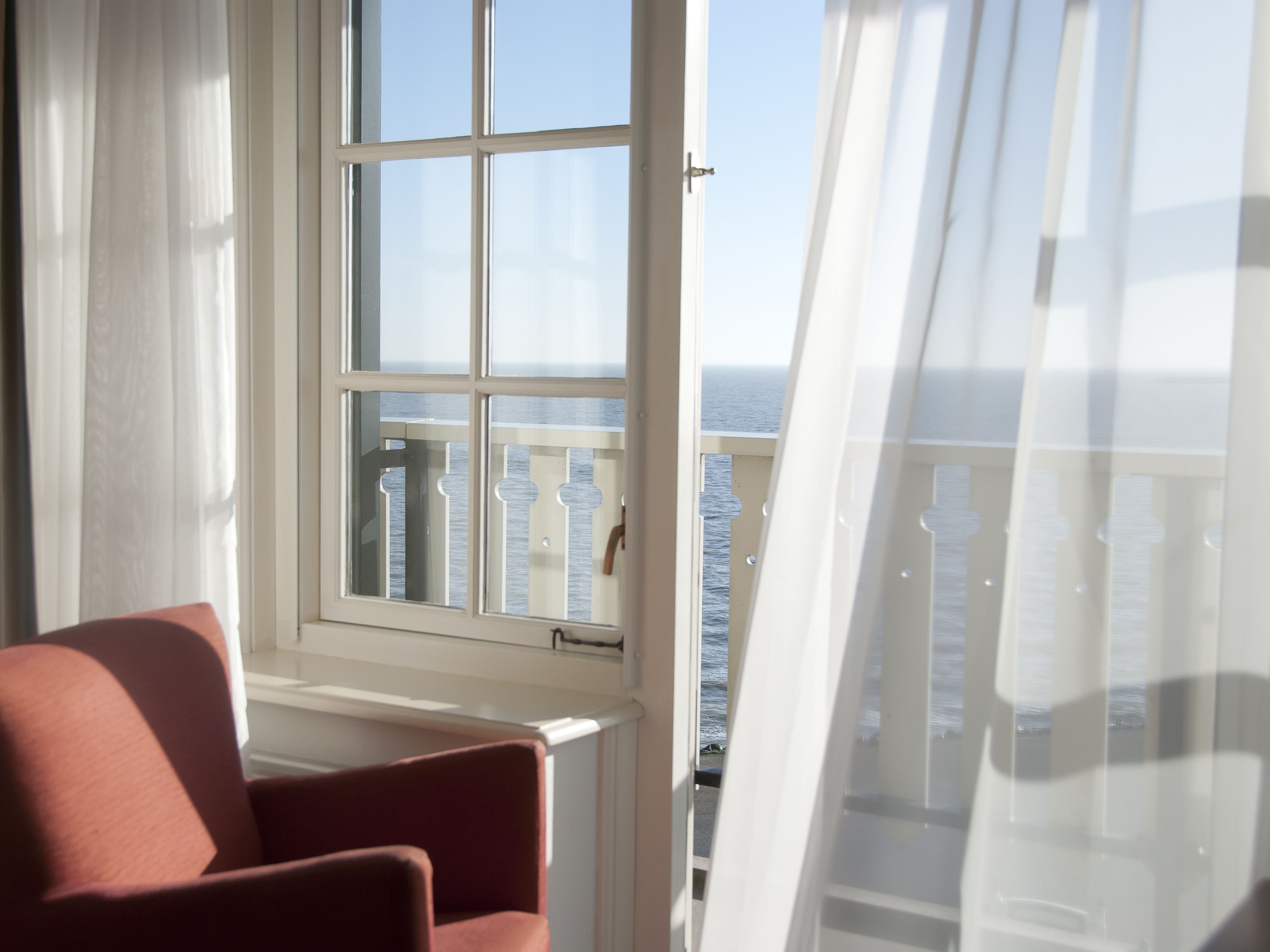 deluxe twin room, 2 single beds, lake view | balcony