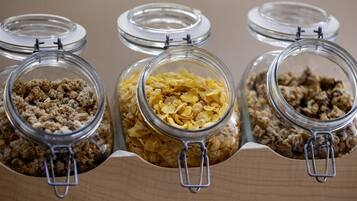 Daily cooked-to-order breakfast for a fee