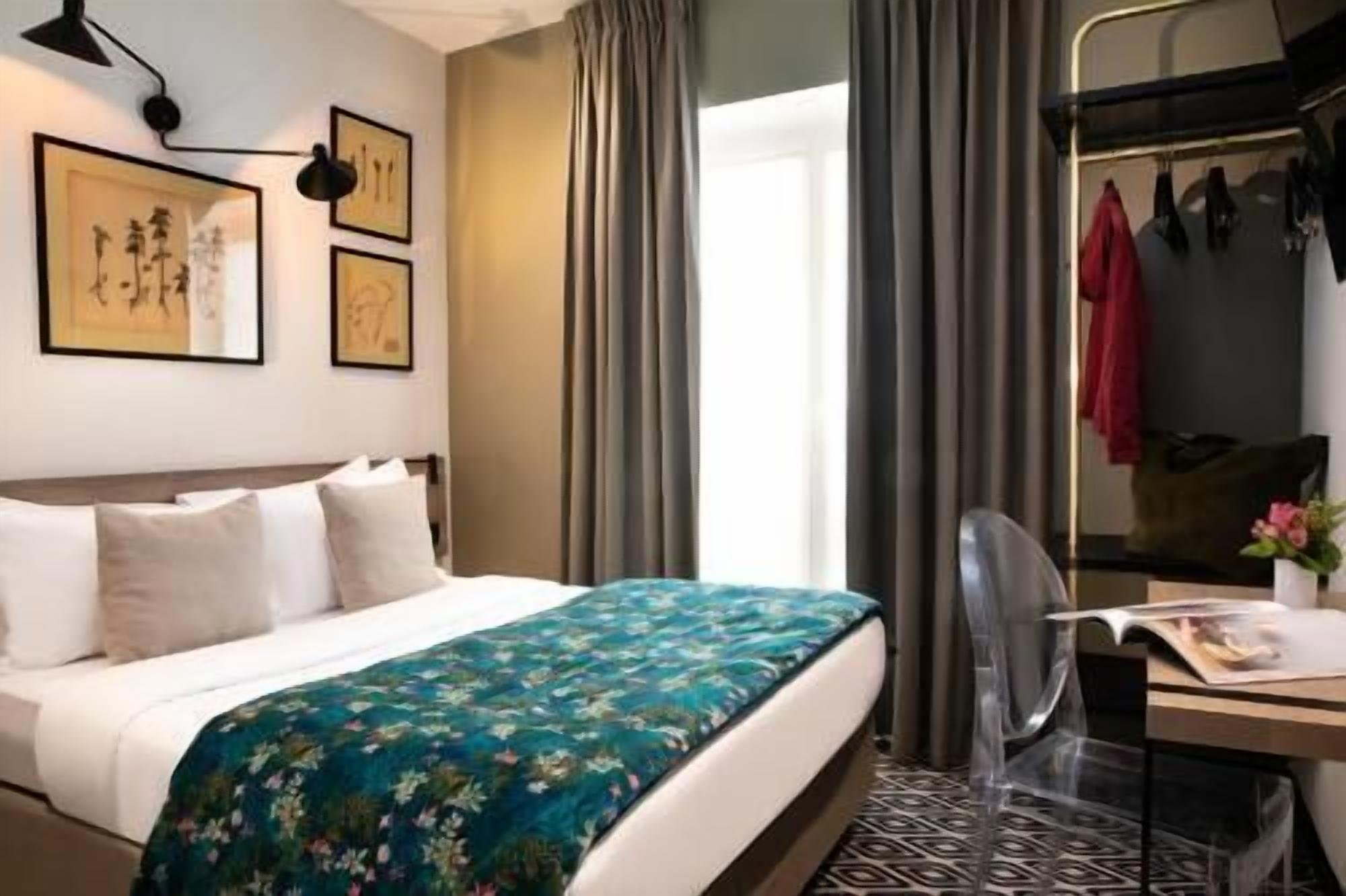 In-room safe, desk, blackout drapes, soundproofing