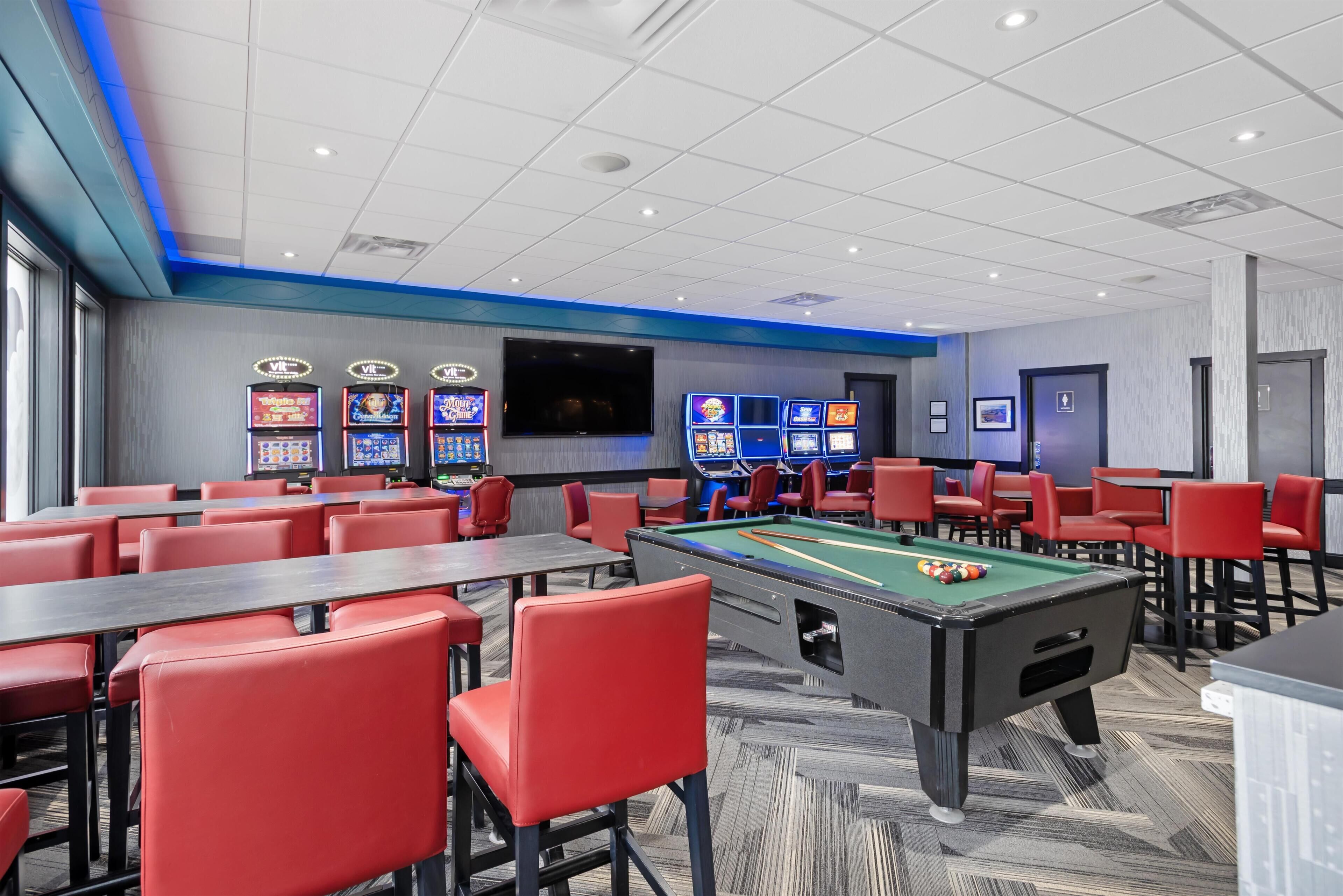 2 bars/lounges, sports bar