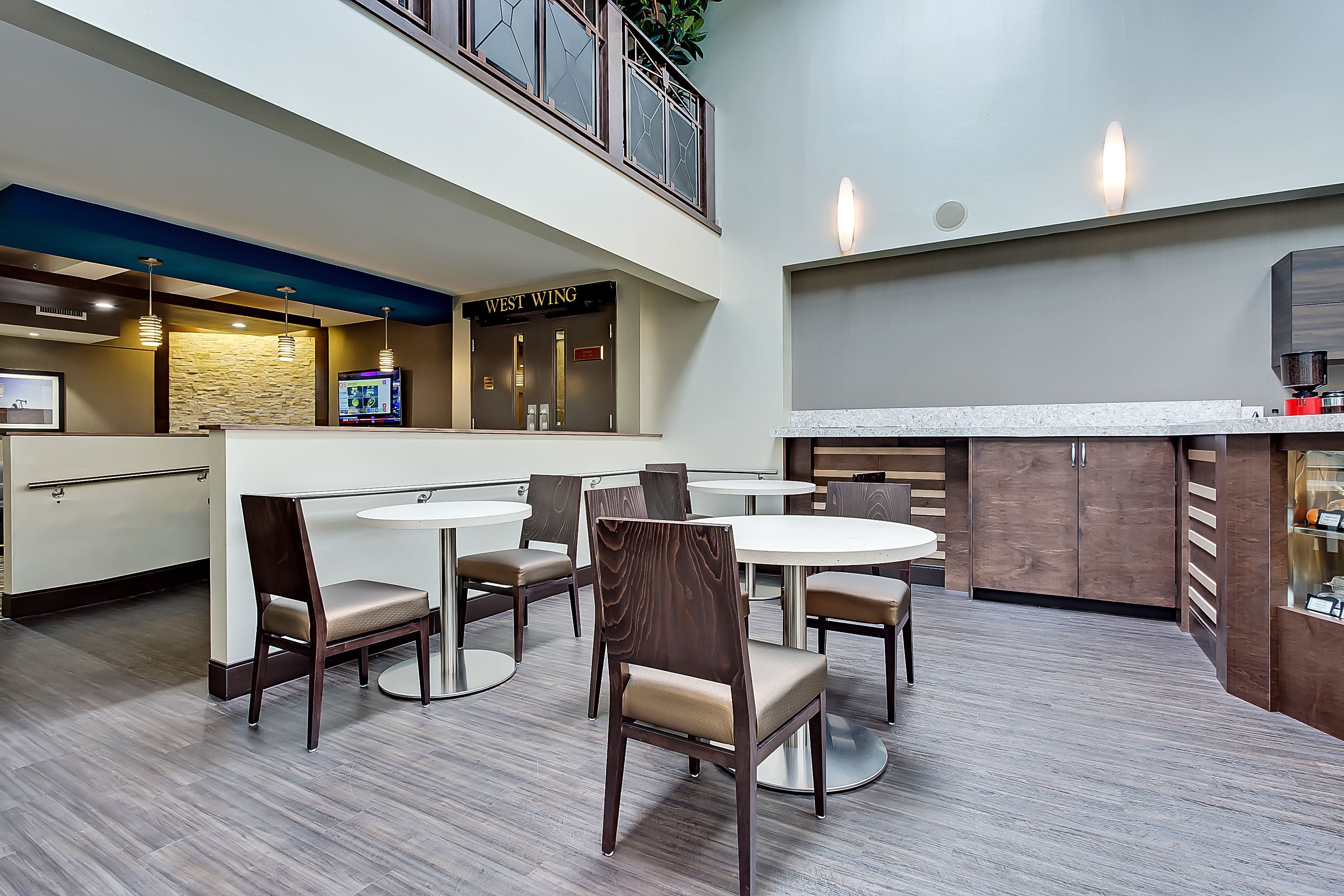 Photo - Best Western PLUS Port O'Call Hotel