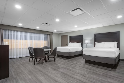 Best Western Plus Port O'Call Hotel