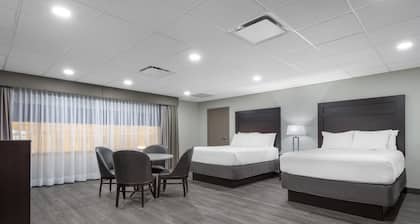 Best Western Plus Port O'Call Hotel