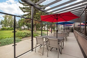 2 Bars/Lounges, Sportbar