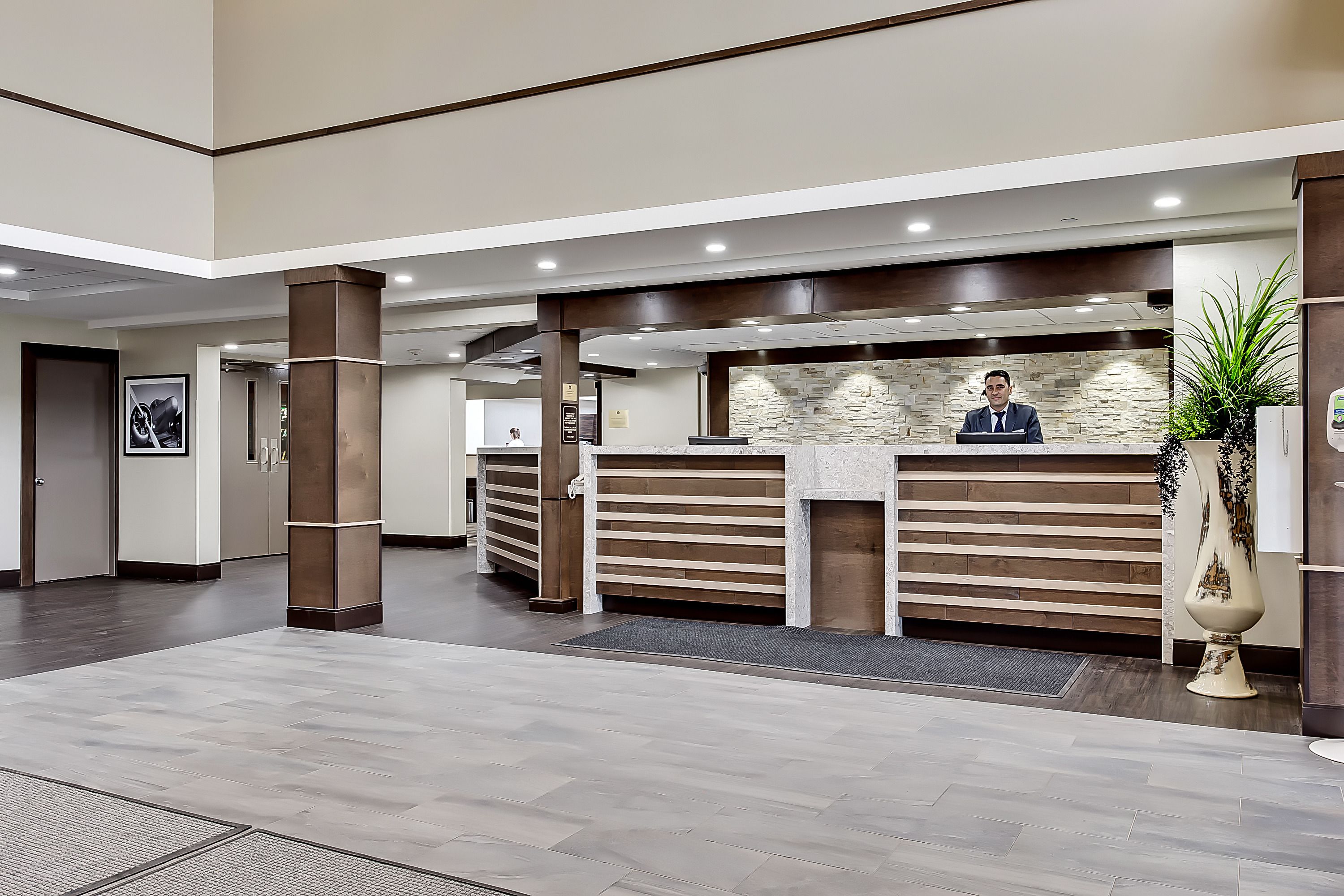 Photo - Best Western PLUS Port O'Call Hotel