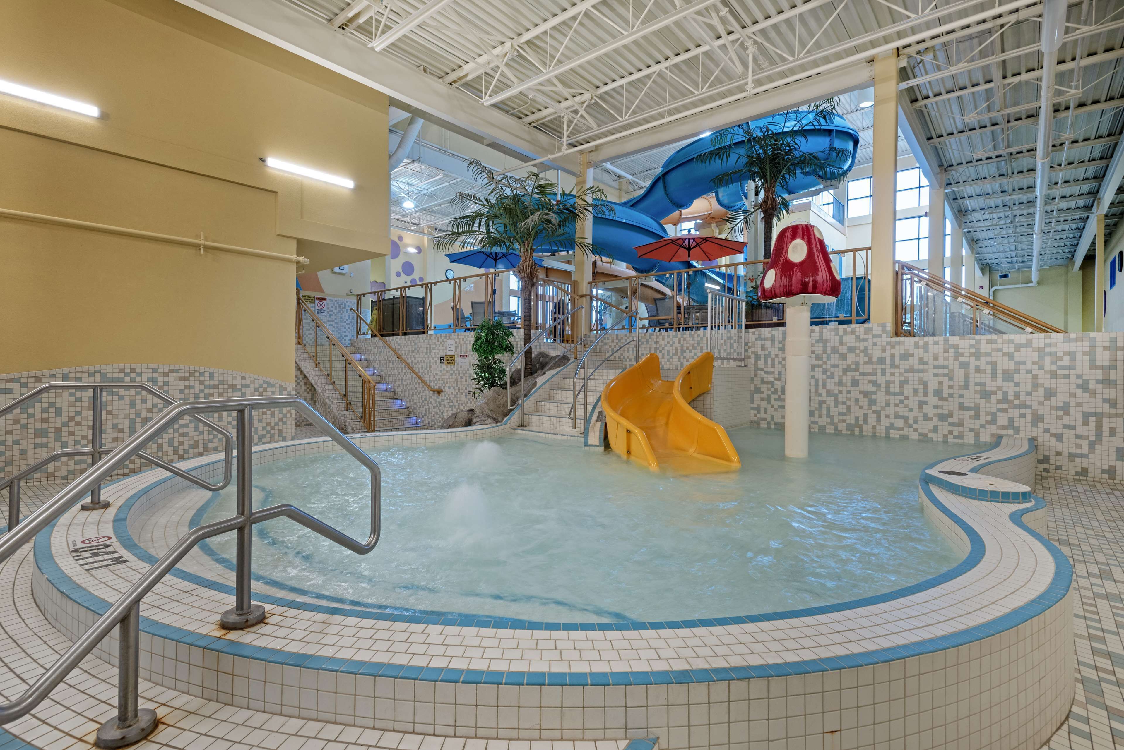 2 indoor pools