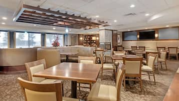 Daily buffet breakfast (CAD 16.95 per person)