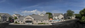 Exterior - Hotel at WaterWalk Wichita (Wichita)