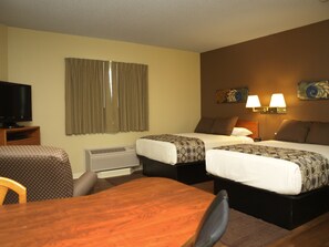 Svit - 2 dubbelsängar | Bäddmadrasser, värdeförvaringsskåp på rummet och skrivbord