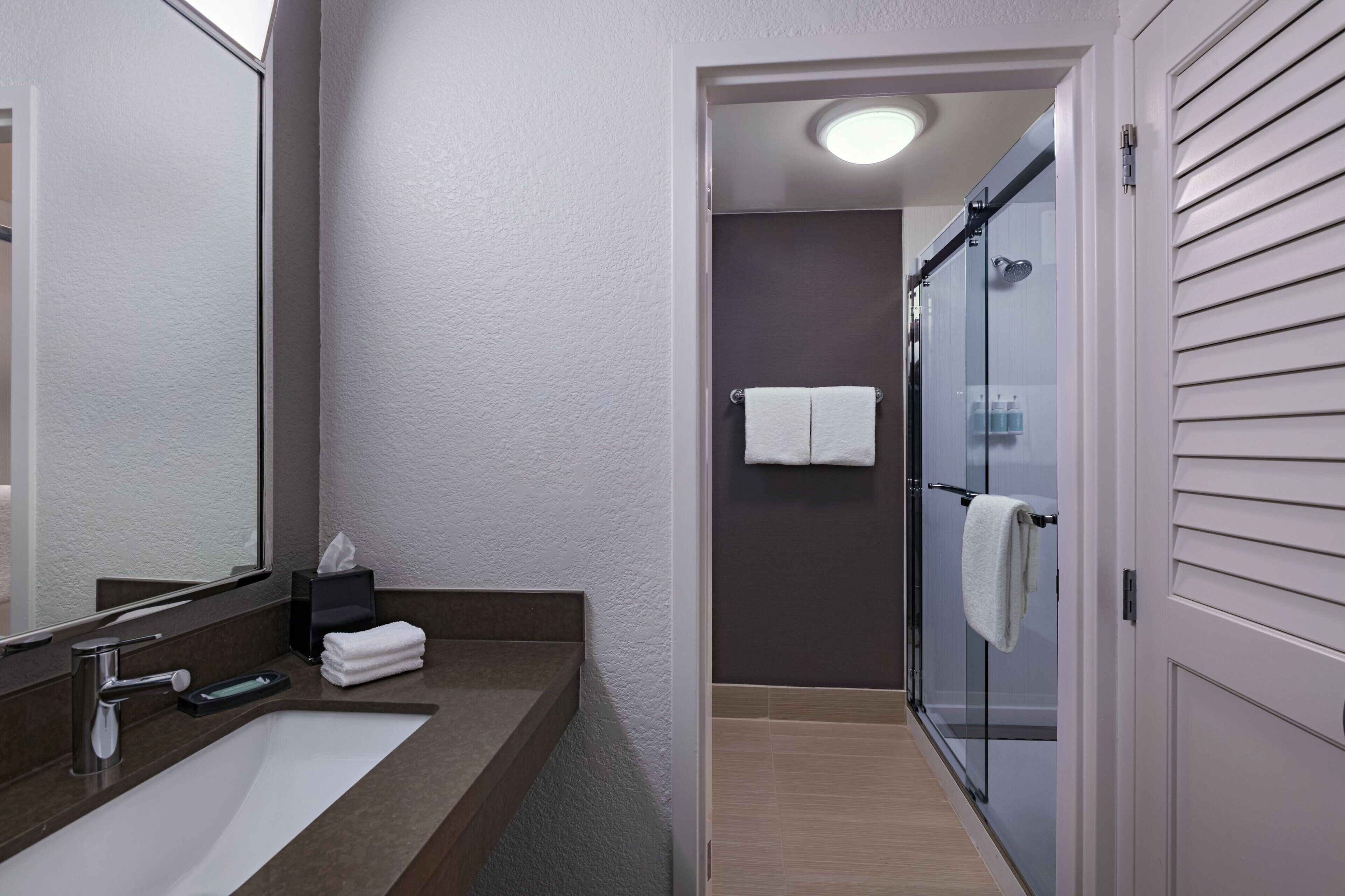 hypo-allergenic bedding, in-room safe, desk, laptop workspace