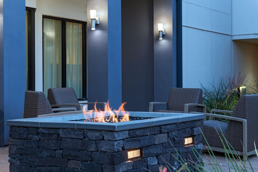 Courtyard by Marriott Fort Worth University Drive