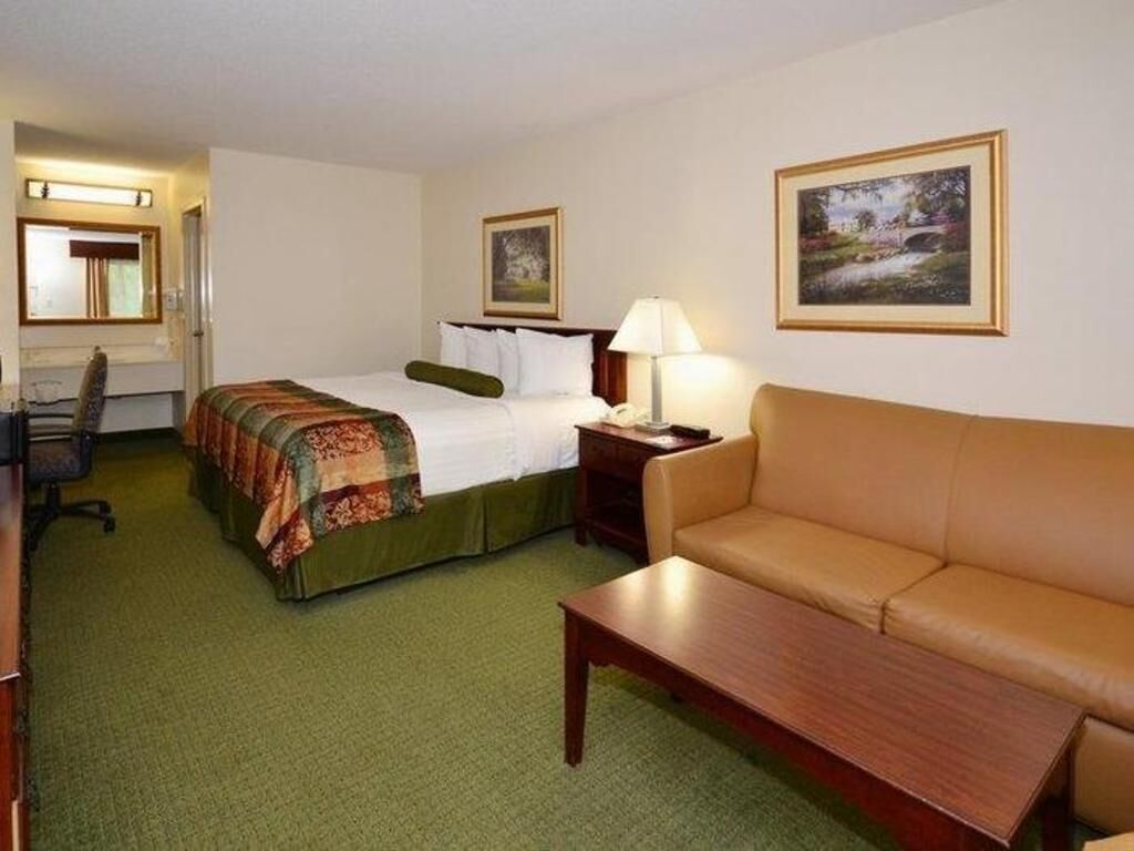 Camas con pillow-top y caja de seguridad en la habitación 