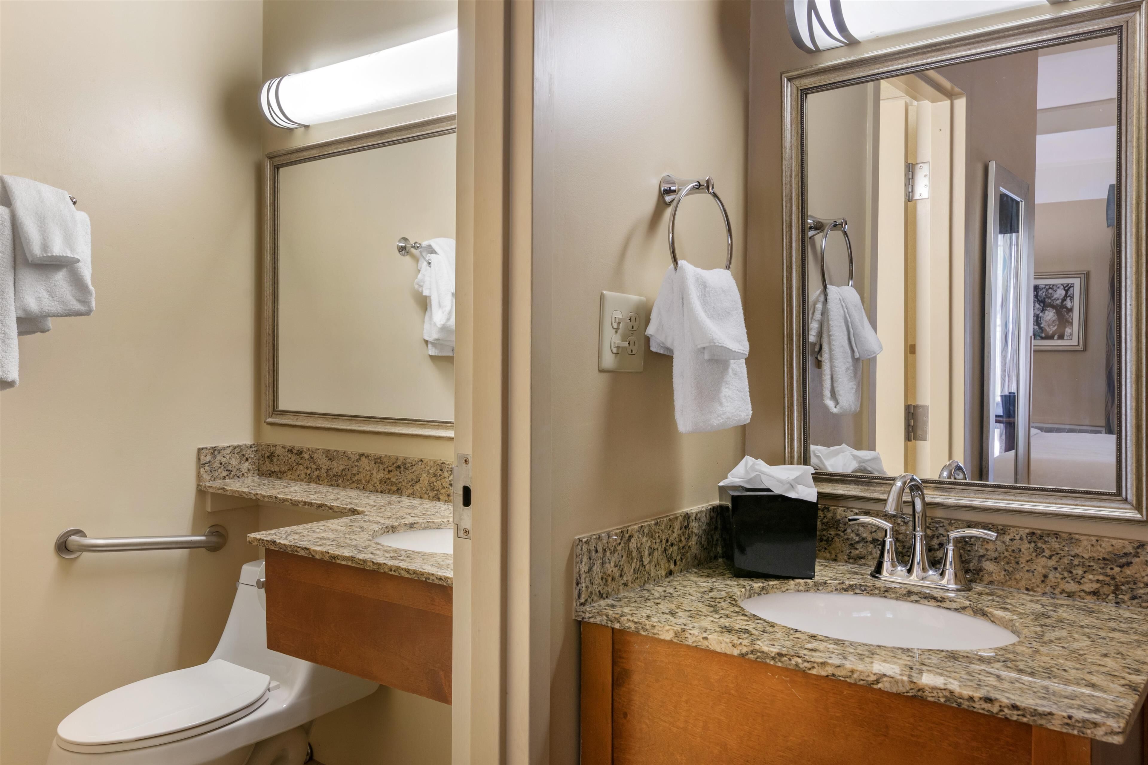 standard room, 1 king bed, refrigerator & microwave, pool view | bathroom | combined shower/bathtub, free toiletries, hair dryer, towels