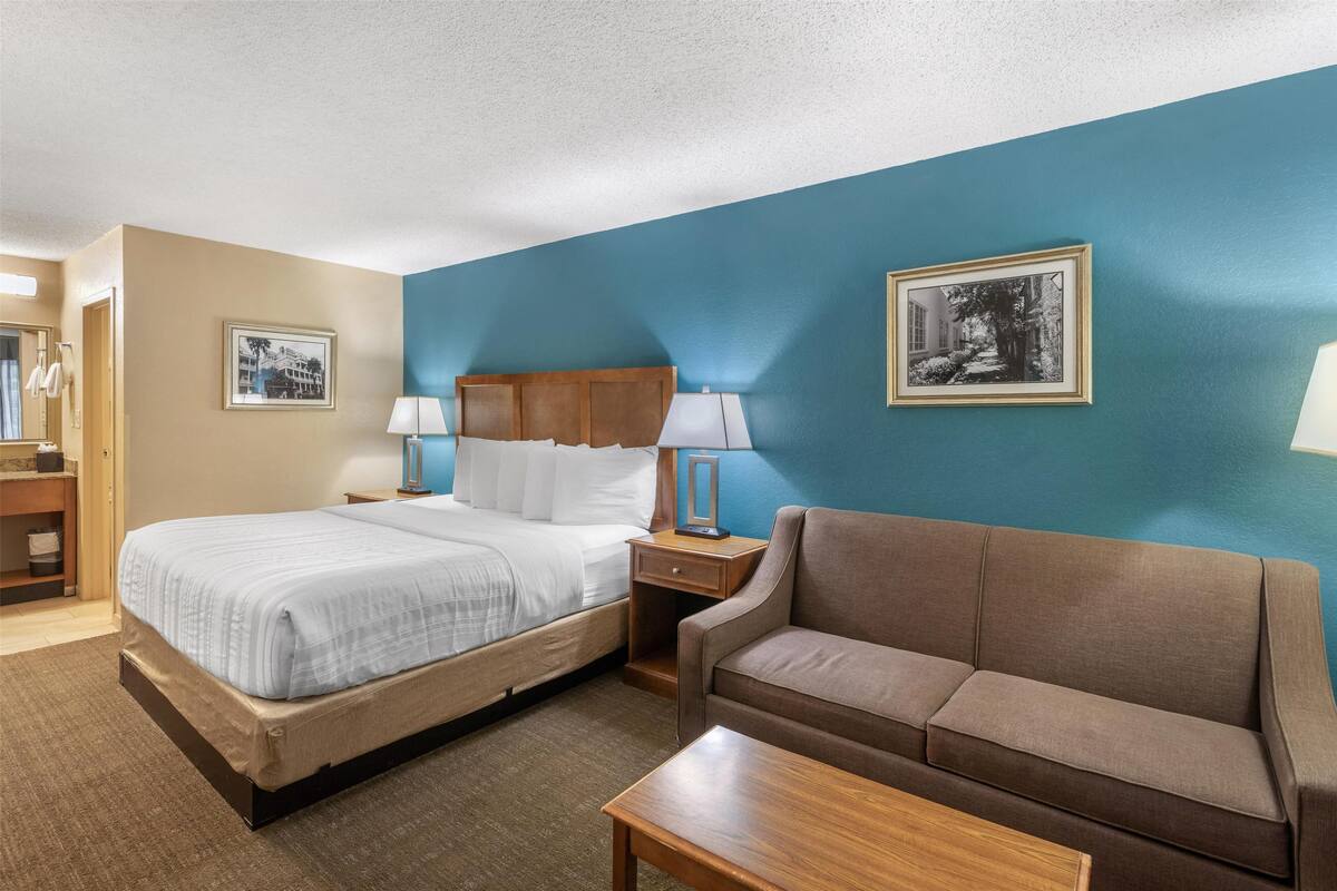 1 bedroom, pillowtop beds, in-room safe, blackout drapes