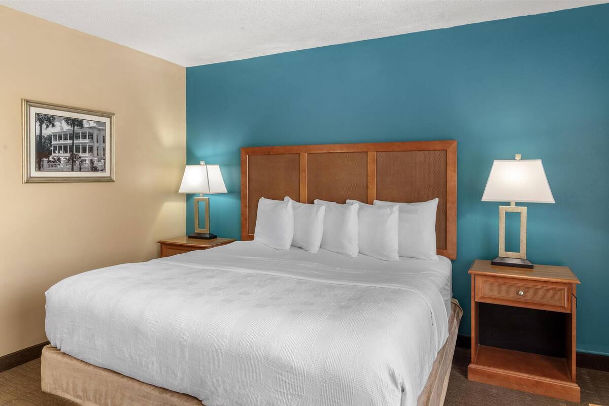1 bedroom, pillowtop beds, in-room safe, blackout drapes