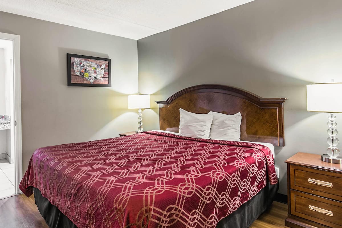 Desk, laptop workspace, free WiFi, bed sheets