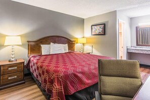 Bureau, espace de travail pour ordinateur portable, Wi-Fi gratuit