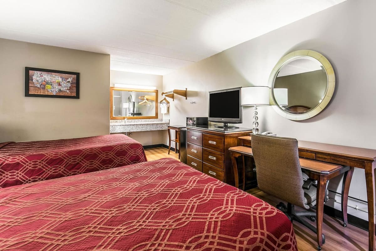 Desk, laptop workspace, free WiFi, bed sheets