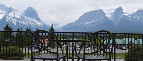 Suite, 1 King Bed, Jetted Bathtub (No Pets) | Balcony