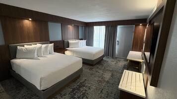 In-room safe, desk, laptop workspace, free WiFi