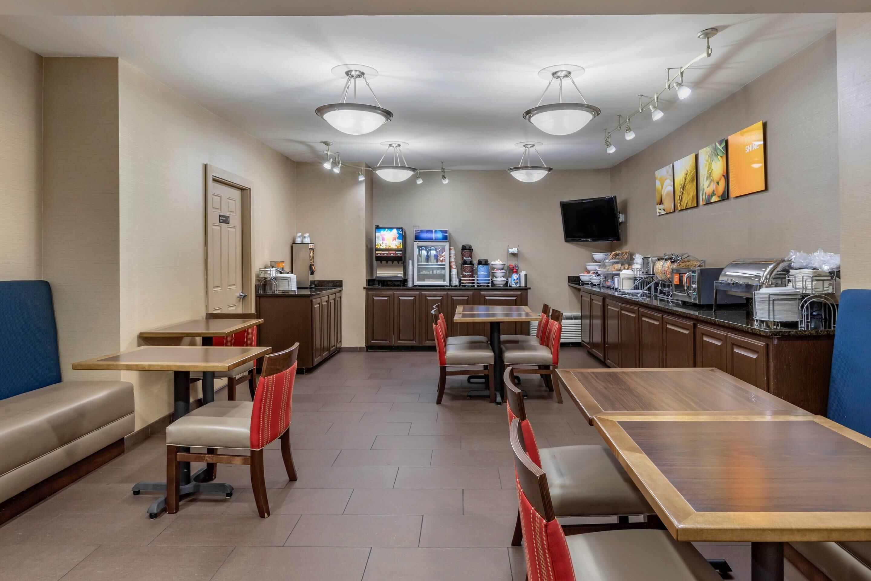 free daily continental breakfast