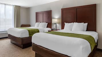 Phòng, 2 giường cỡ queen, không hút thuốc | Bộ đồ giường cao cấp, bàn, khu vực làm việc phù hợp cho laptop