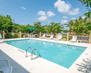 Seasonal outdoor pool, pool umbrellas, sun loungers