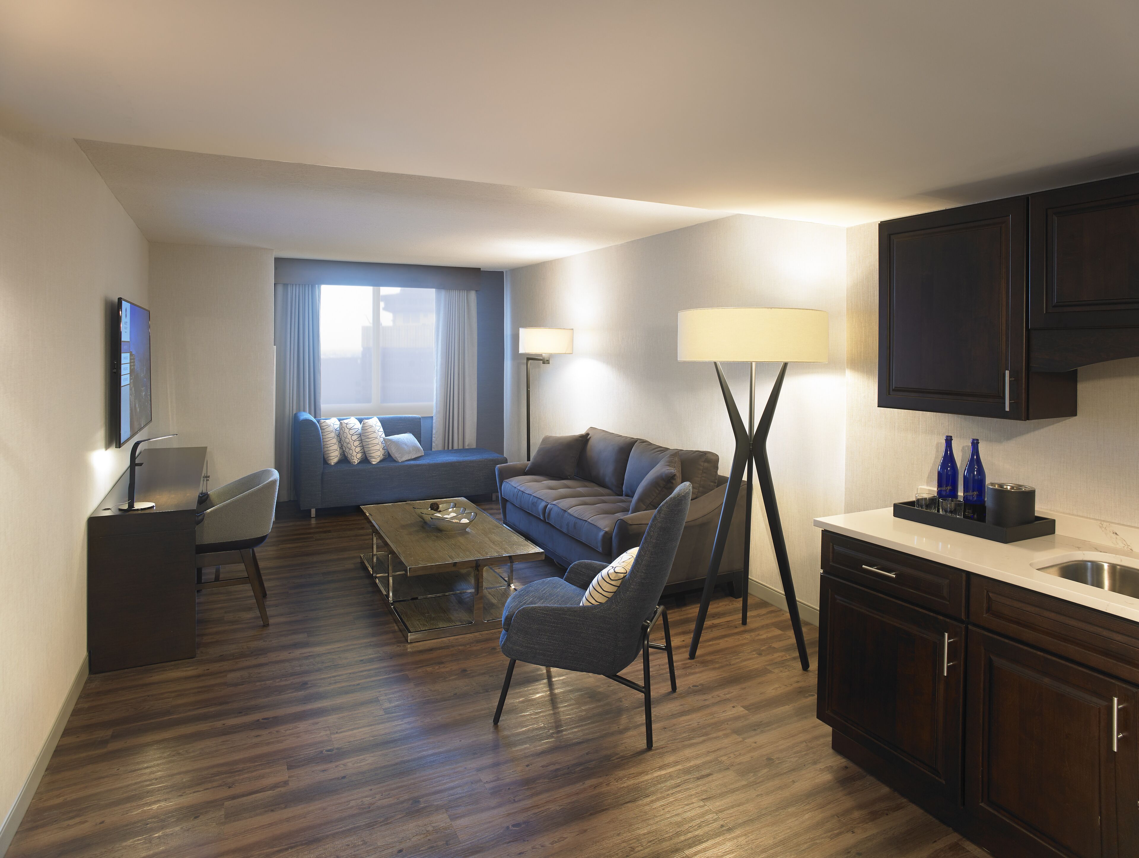 suite, 1 king bed (skyline) | hypo-allergenic bedding, down duvets, pillow-top beds, in-room safe