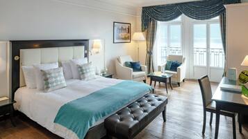 Junior Suite, 1 Queen Bed, Lake View | Premium bedding, free minibar, in-room safe, desk