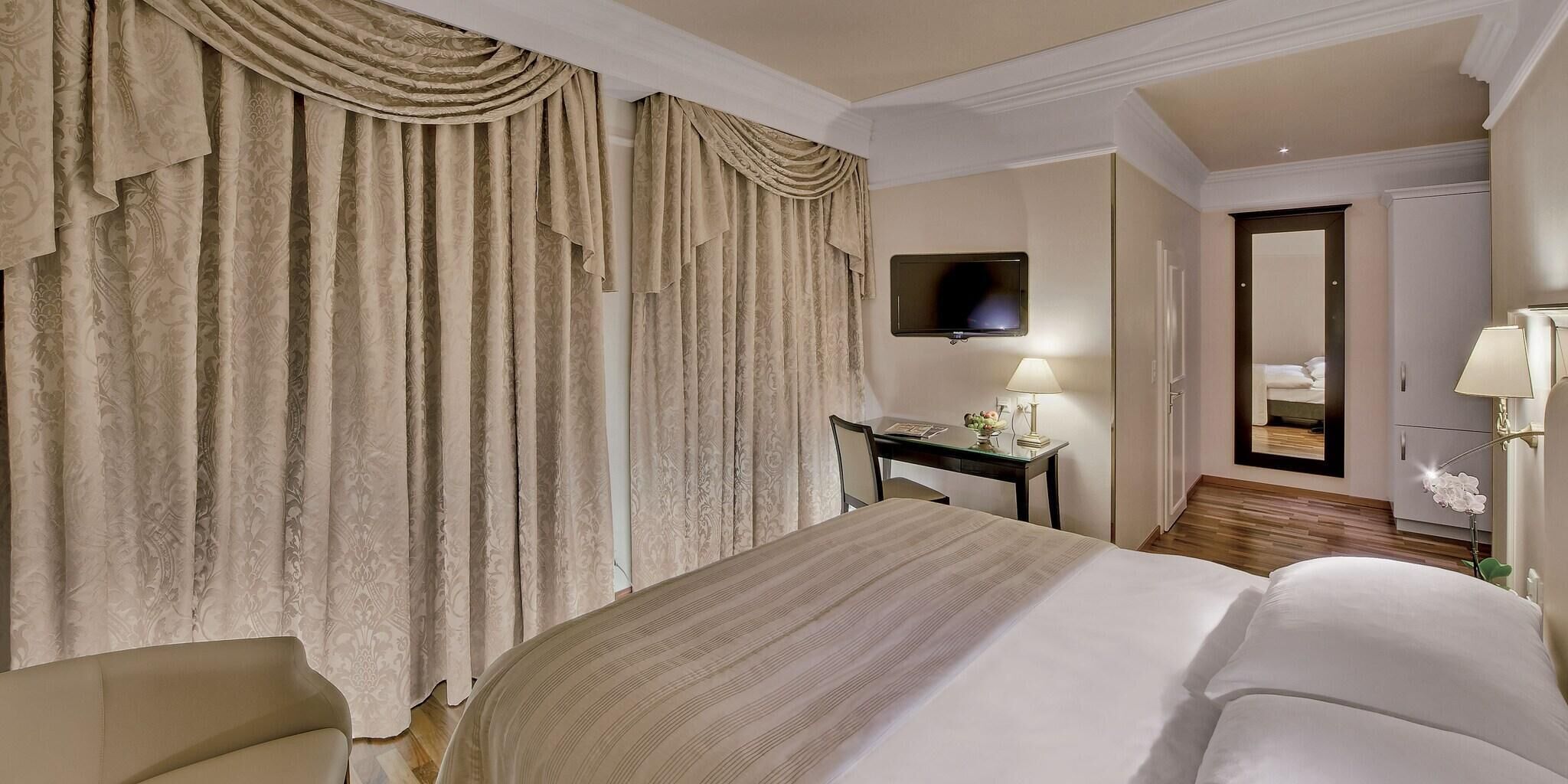 Ropa de cama de alta calidad y minibar con artículos gratuitos