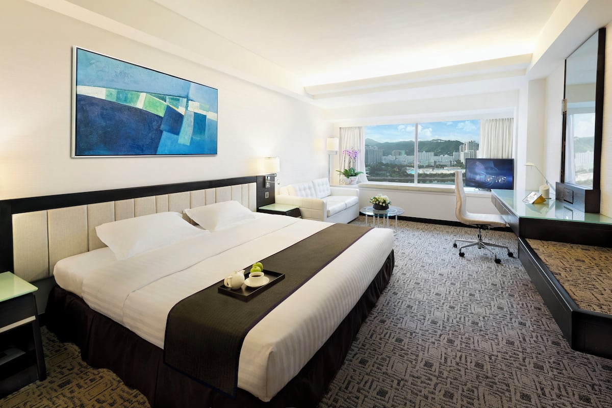 Executive Club Riverview King Room