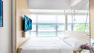 Habitación estándar, 1 cama de matrimonio | Caja fuerte, cortinas opacas, tabla de planchar con plancha