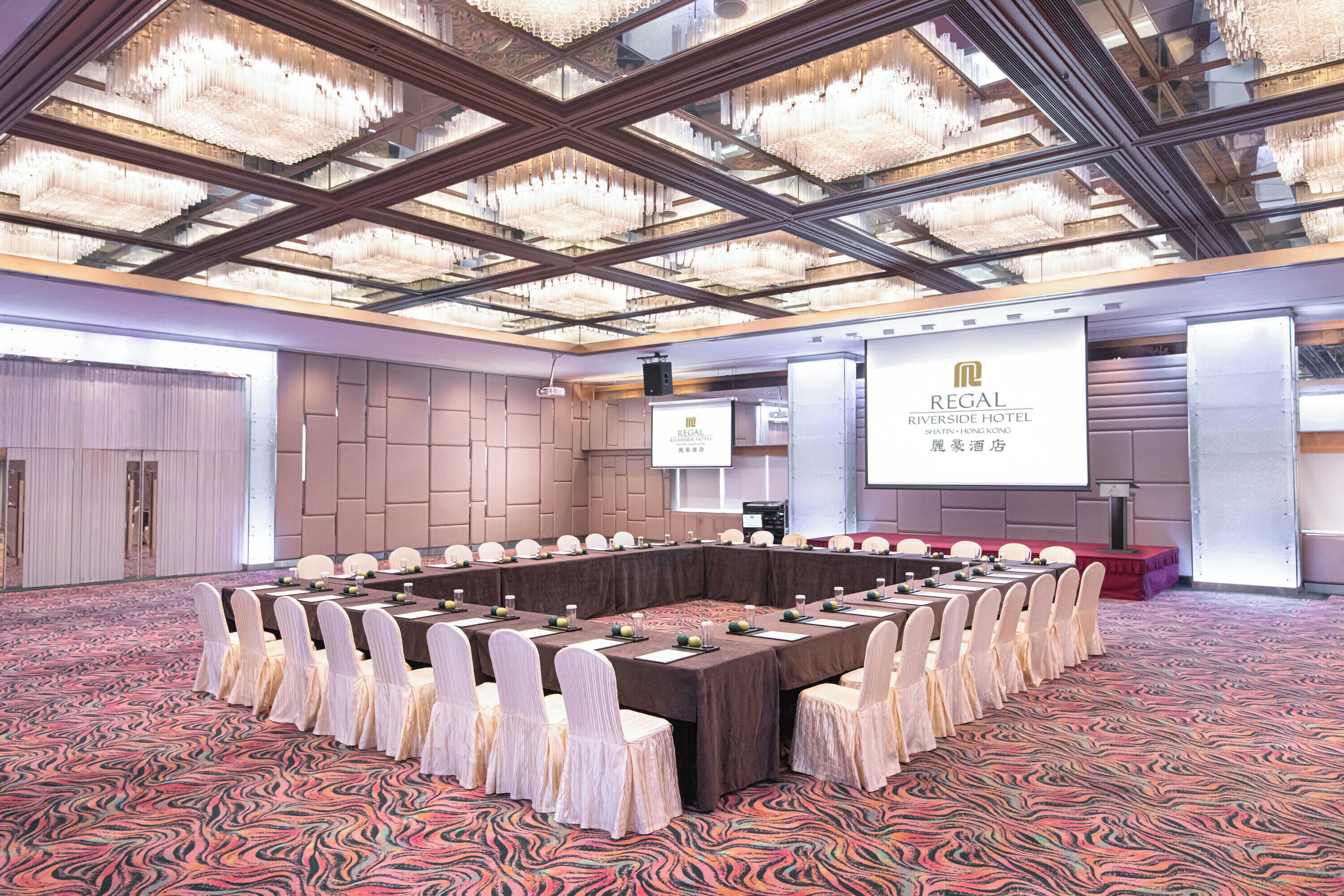 Photo - Regal Riverside Hotel