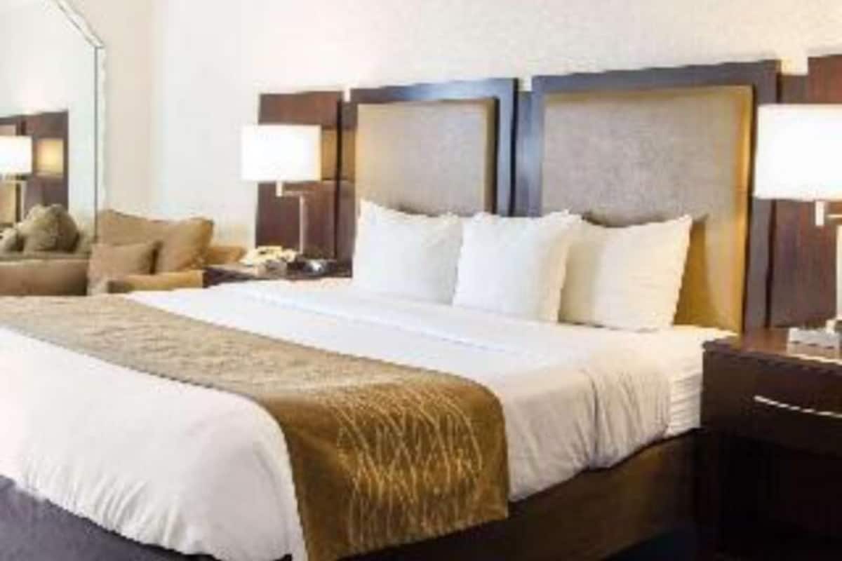 In-room safe, desk, laptop workspace, blackout drapes