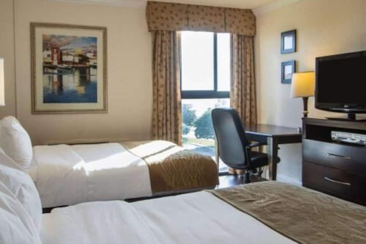 In-room safe, desk, laptop workspace, blackout drapes