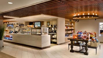 Tägliches Frühstücksbuffet (19.26 USD pro Person)