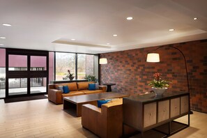 Lobby lounge - Hilton Boston/Dedham (Dedham)