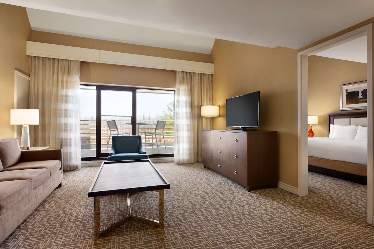 Suite | Pillow-top beds, in-room safe, iron/ironing board, free cots/infant beds