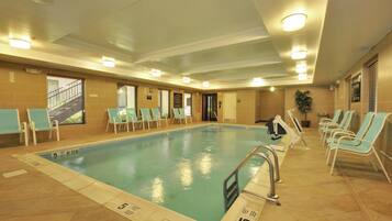 Indendørs pool