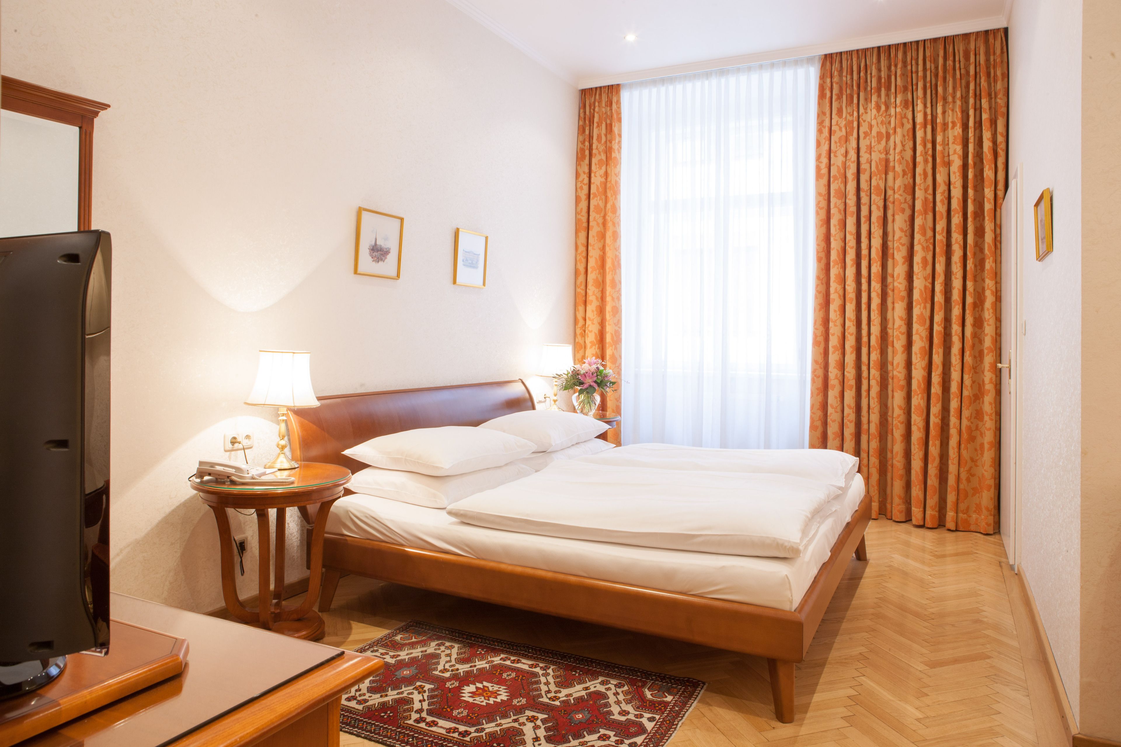 double room | minibar, in-room safe, blackout curtains, free wifi