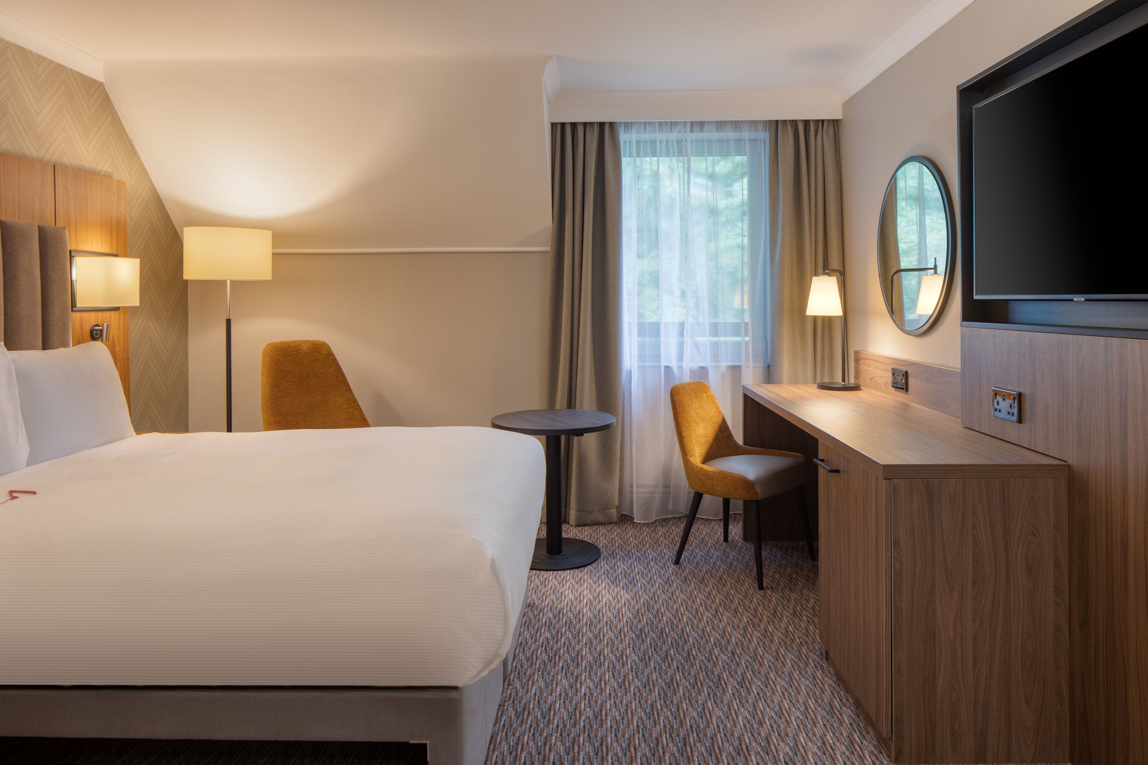 Chambre, 1 grand lit, accessible aux personnes à mobilité réduite | Vue de la chambre