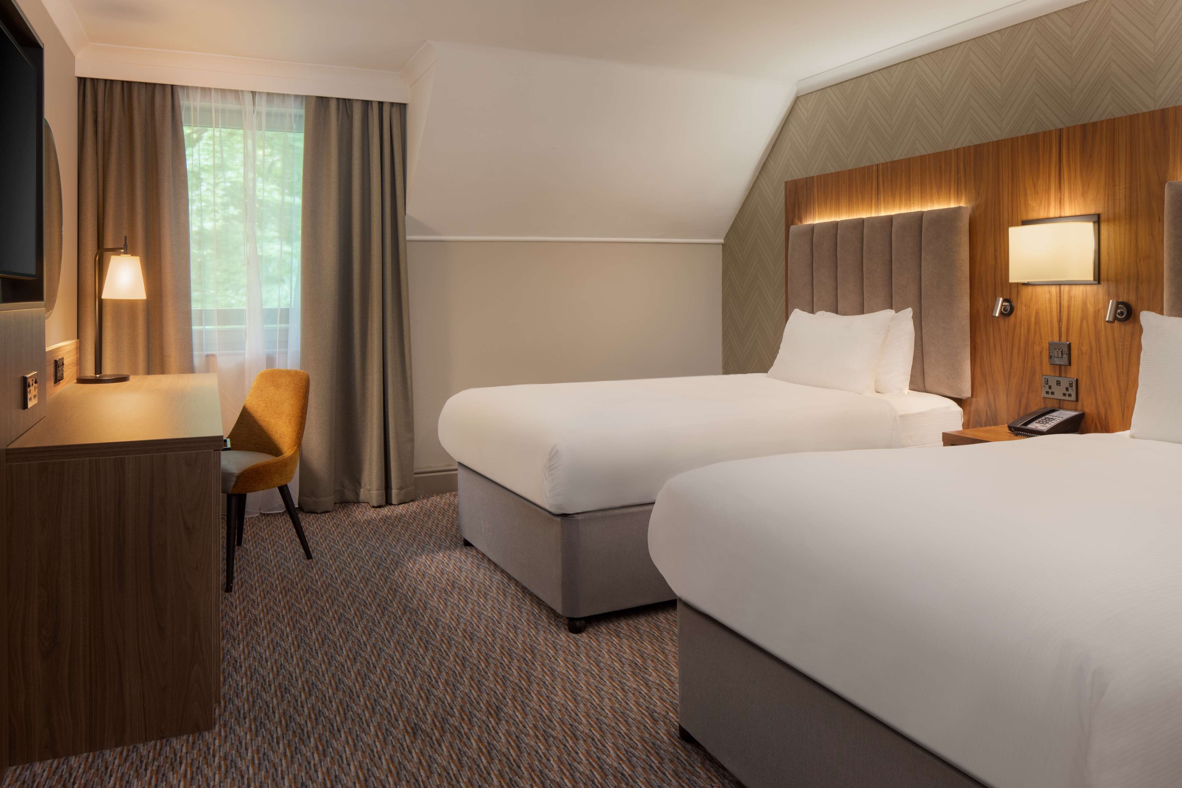 twin room, non smoking | 1 bedroom, hypo-allergenic bedding, in-room safe, desk