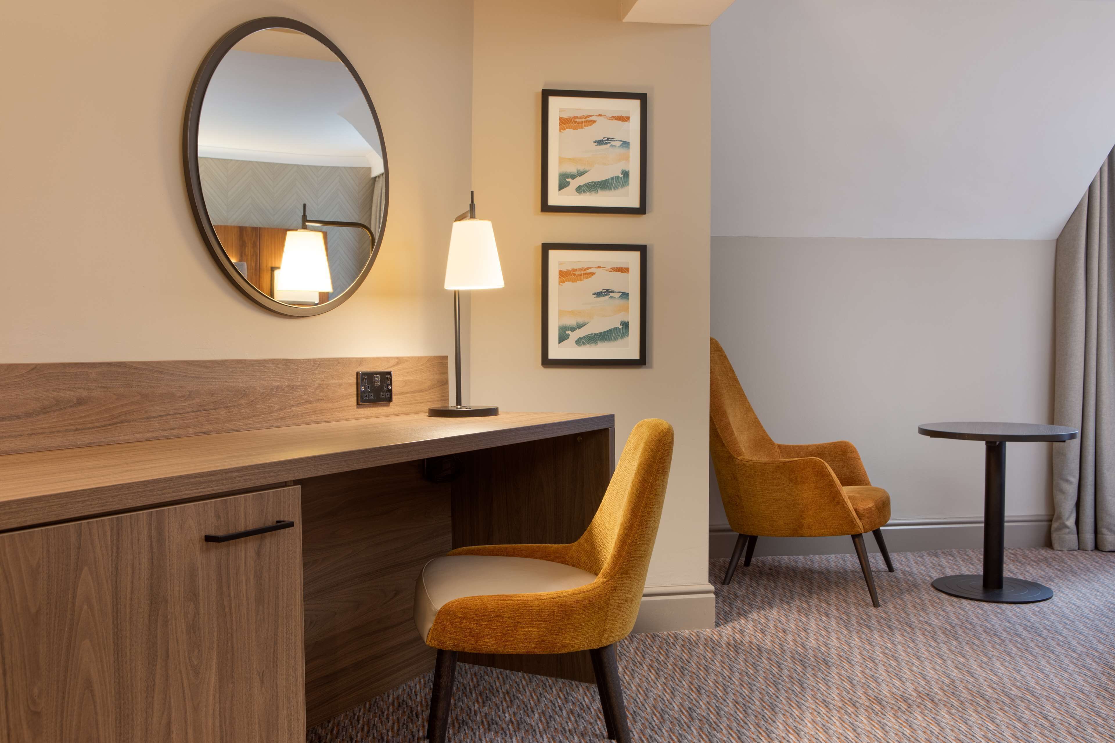 junior suite, 1 king bed, non smoking | 1 bedroom, hypo-allergenic bedding, in-room safe, desk