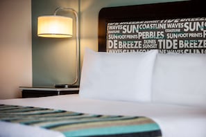 Zimmersafe, Schreibtisch, laptopgeeigneter Arbeitsplatz