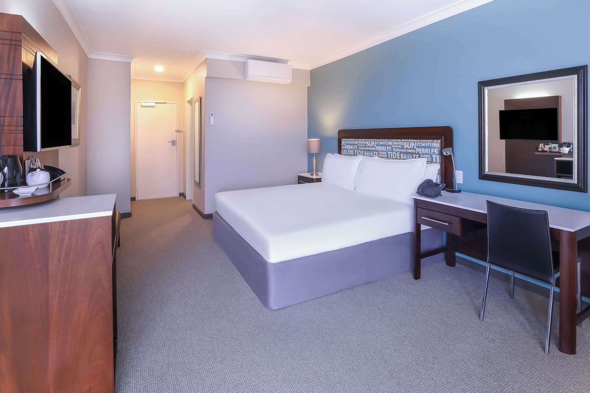 1 bedroom, in-room safe, desk, laptop workspace