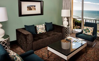 Suite | In-room safe, desk, laptop workspace, iron/ironing board