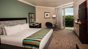 1 habitación, caja de seguridad en la habitación y escritorio