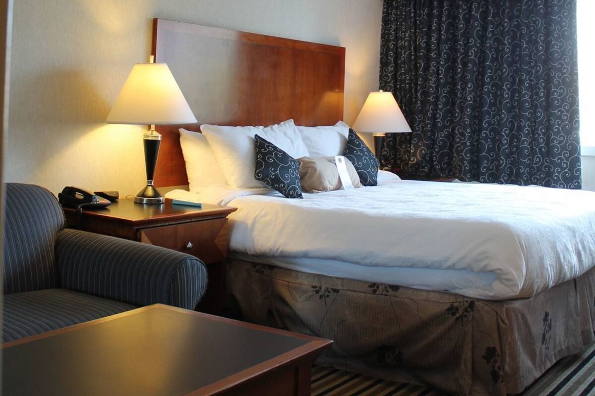 Ropa de cama de alta calidad y camas con pillow-top