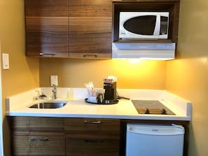 Standard Room, 2 Queen Beds, Non Smoking, Kitchenette | Private kitchen | Fridge, microwave, stovetop, coffee/tea maker